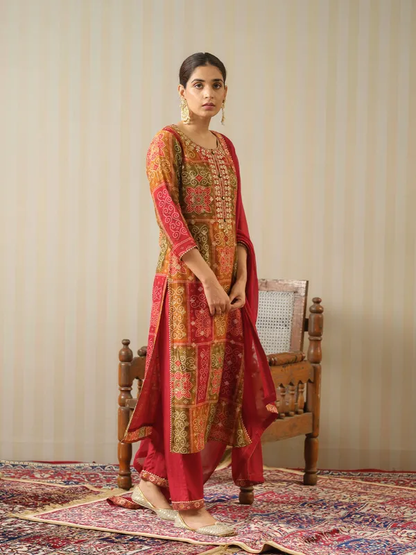 Pink_Printed_Bandhani_Straight_Kurta_and_Trousers_With_Dupatta