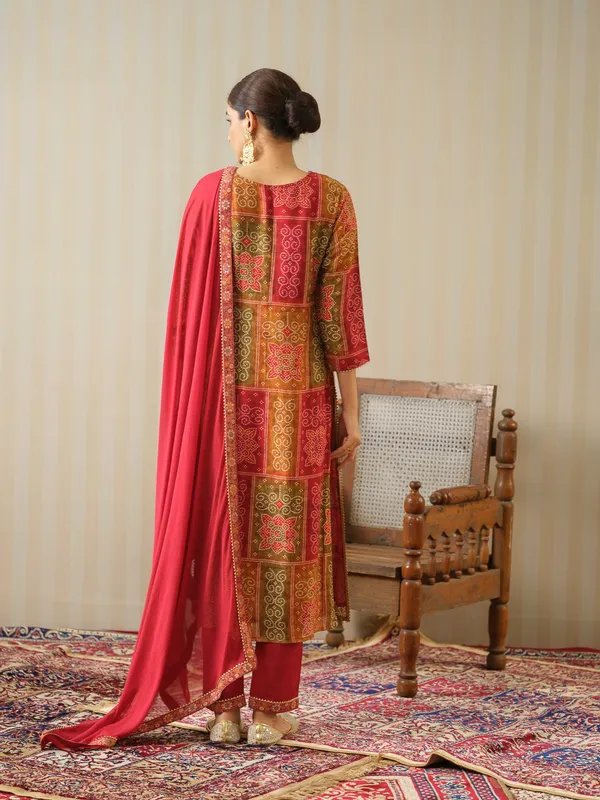 Pink_Printed_Bandhani_Straight_Kurta_and_Trousers_With_Dupatta