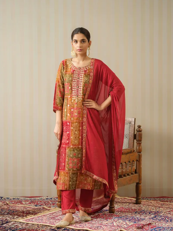 Pink_Printed_Bandhani_Straight_Kurta_and_Trousers_With_Dupatta