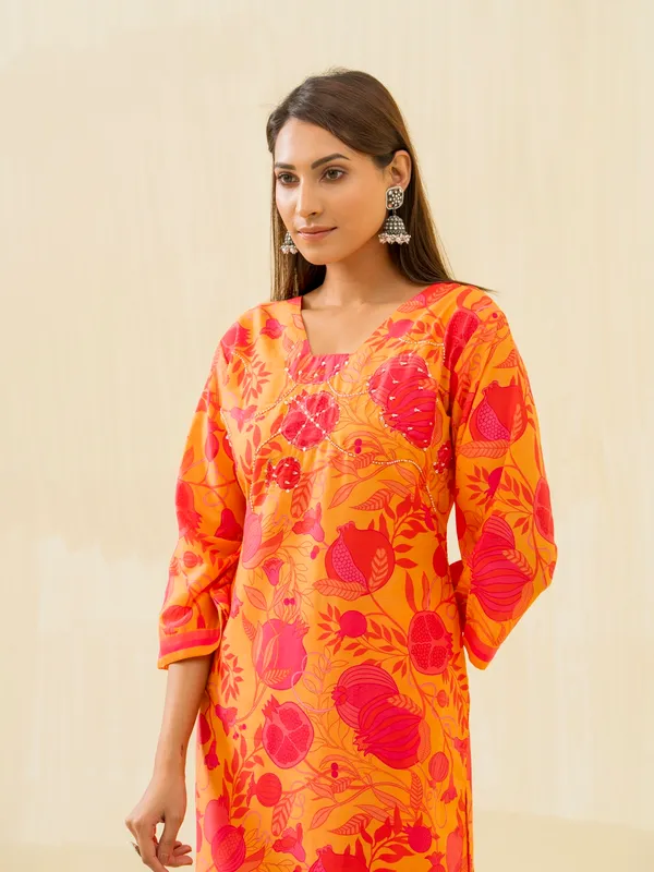 Yellow_Floral_Printed_Straight_Kurta_and_Trousers