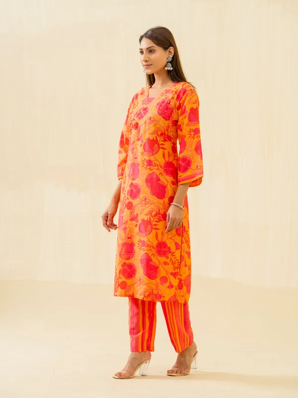 Yellow_Floral_Printed_Straight_Kurta_and_Trousers