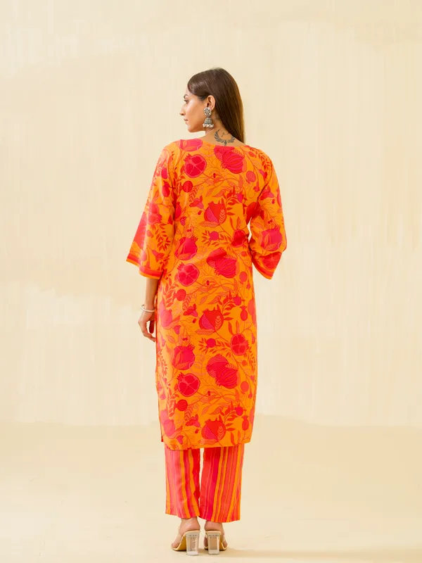 Yellow_Floral_Printed_Straight_Kurta_and_Trousers