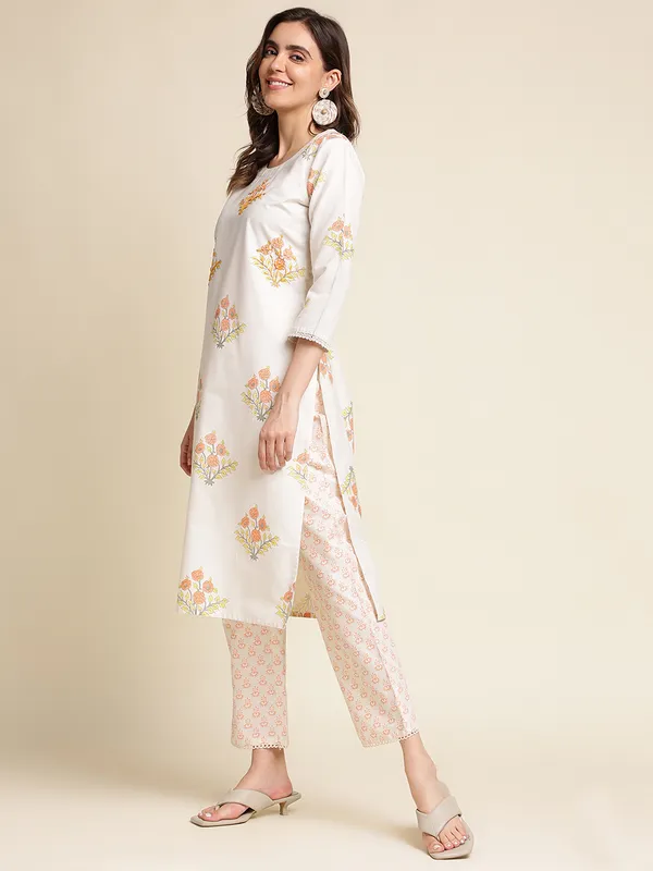 Women_White_Straight_Printed_Kurta_and_Trousers
