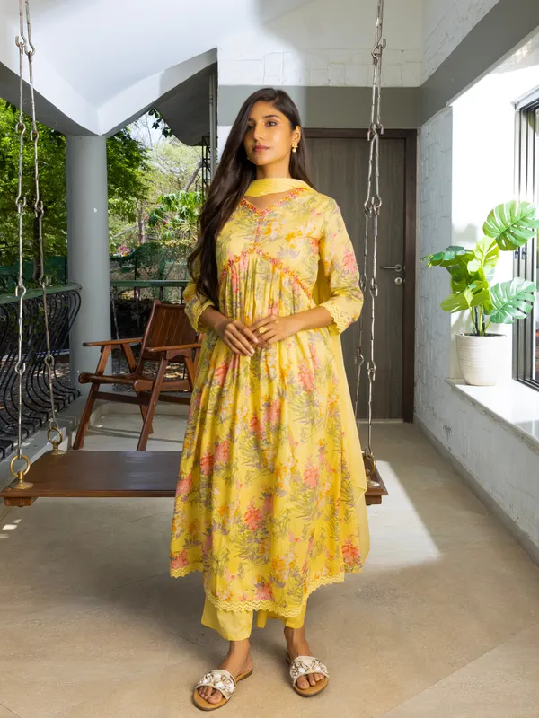 Yellow_&_Pink_Ethnic_Printed_Kurta_Trousers_With_Dupatta