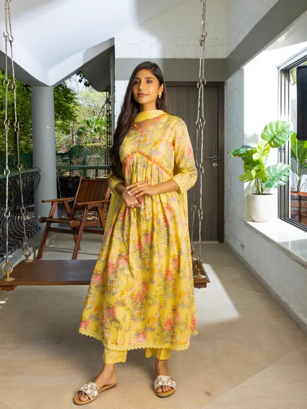 Yellow_&_Pink_Ethnic_Printed_Kurta_Trousers_With_Dupatta