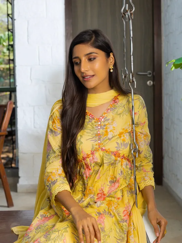 Yellow_&_Pink_Ethnic_Printed_Kurta_Trousers_With_Dupatta