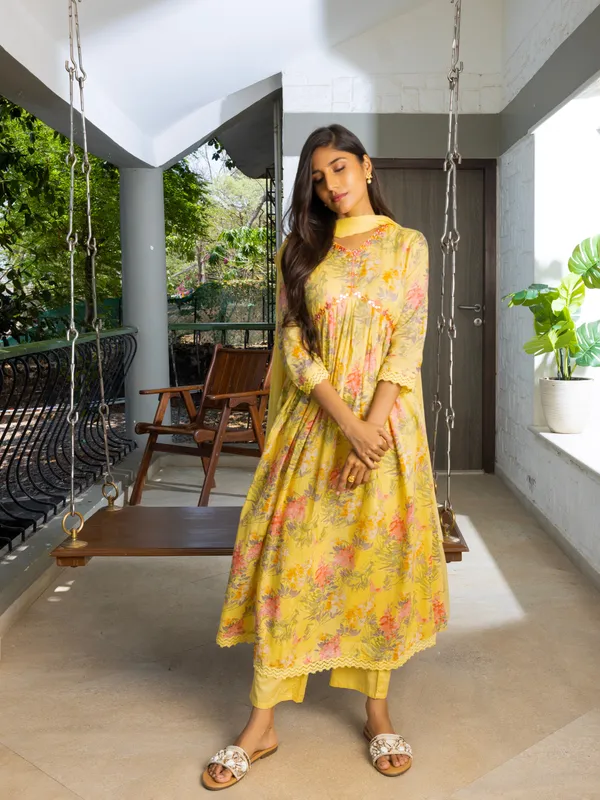 Yellow_&_Pink_Ethnic_Printed_Kurta_Trousers_With_Dupatta