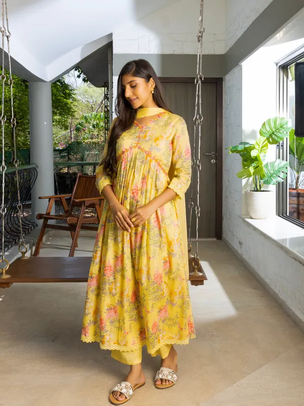 Yellow_&_Pink_Ethnic_Printed_Kurta_Trousers_With_Dupatta