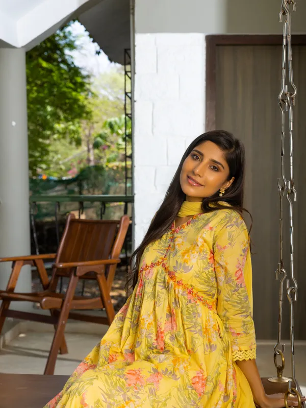 Yellow_&_Pink_Ethnic_Printed_Kurta_Trousers_With_Dupatta