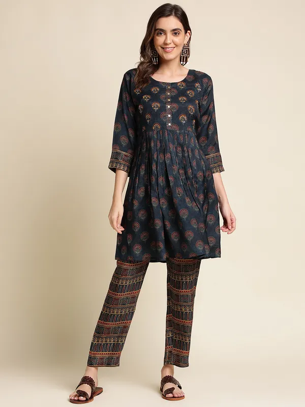 Women_Blue_Regular_Printed_Floral_Tops_with_Trousers