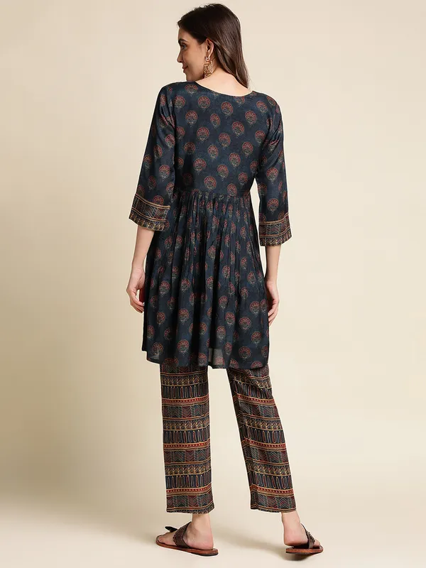Women_Blue_Regular_Printed_Floral_Tops_with_Trousers