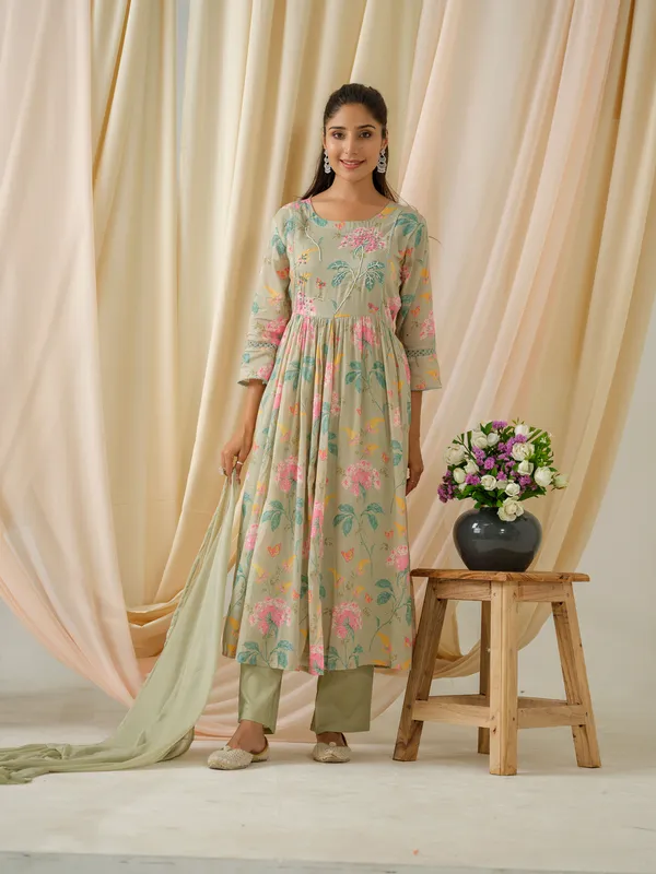 women_Grey_Self_Design_Kurta_set