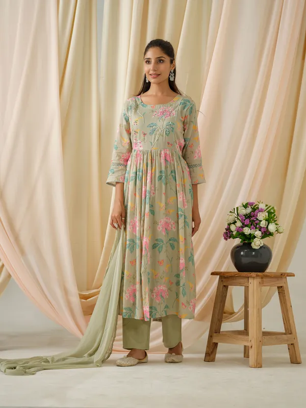 women_Grey_Self_Design_Kurta_set