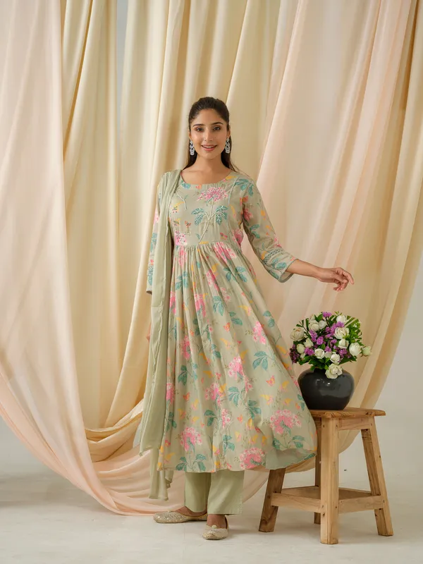 women_Grey_Self_Design_Kurta_set
