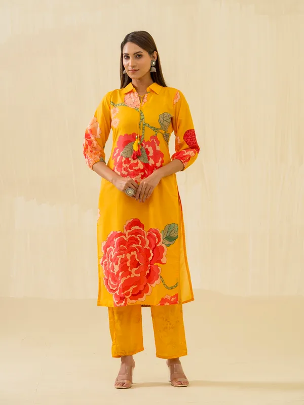 Yellow_Floral_Printed_Straight_Kurta_and_Trousers