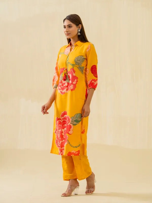 Yellow_Floral_Printed_Straight_Kurta_and_Trousers