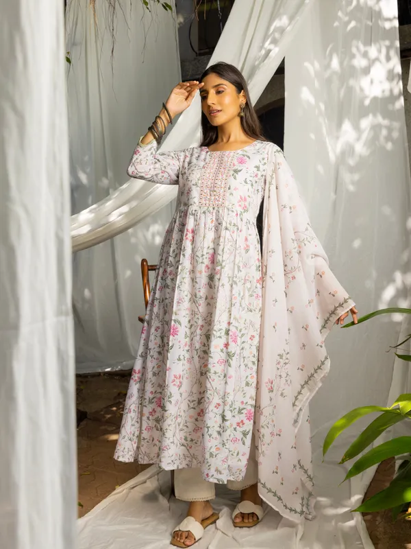 White_Printed_Flared_Three-Quarter_Sleeves_Kurta_Sets