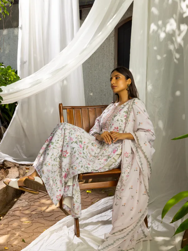 White_Printed_Flared_Three-Quarter_Sleeves_Kurta_Sets