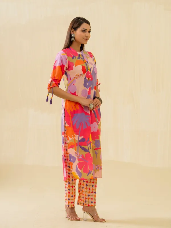 Violet_Floral_Printed_Straight_Kurta_and_Trousers