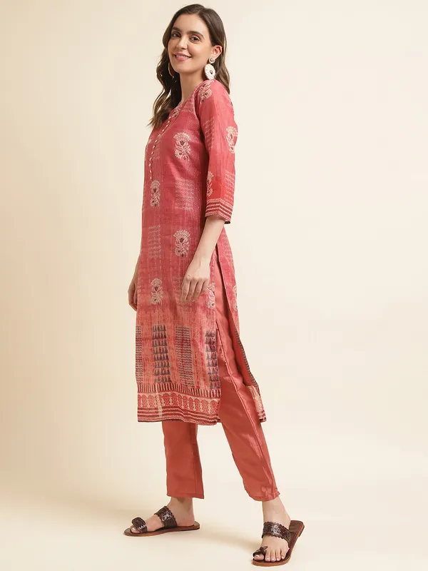 Women_White_Floral_Straight_Kurta_Sets