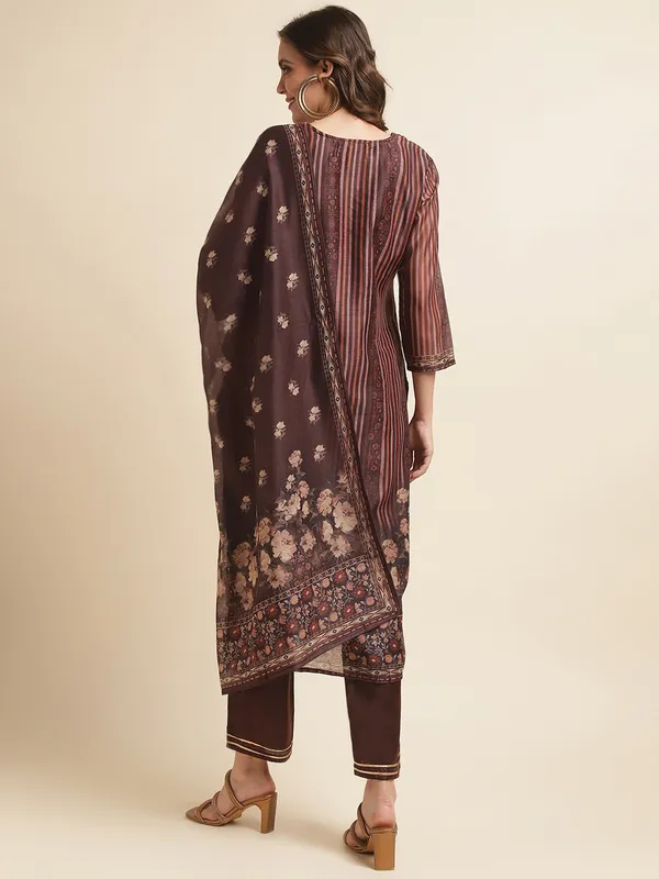 Brown_Floral_Printed_Straight_Kurta_and_Trousers_With_Dupatta