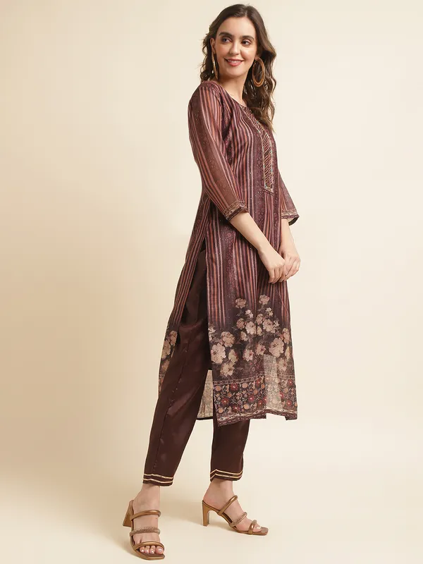 Brown_Floral_Printed_Straight_Kurta_and_Trousers_With_Dupatta