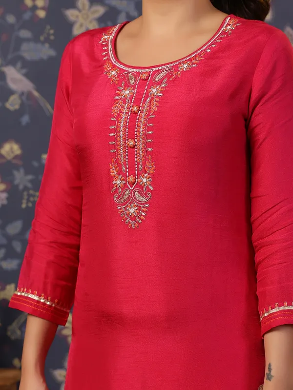 Women_Pink_Embroidered_Straight_Kurta_and_Palazzos_With_Dupatta
