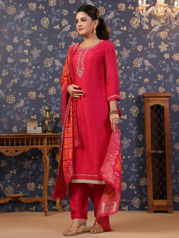 Women_Pink_Embroidered_Straight_Kurta_and_Palazzos_With_Dupatta