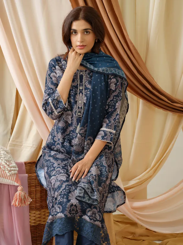 women_Blue_Floral_Printed_Kurta_and_Trousers_With_Dupatta