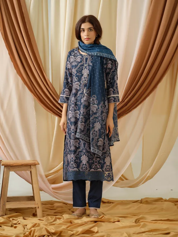 women_Blue_Floral_Printed_Kurta_and_Trousers_With_Dupatta