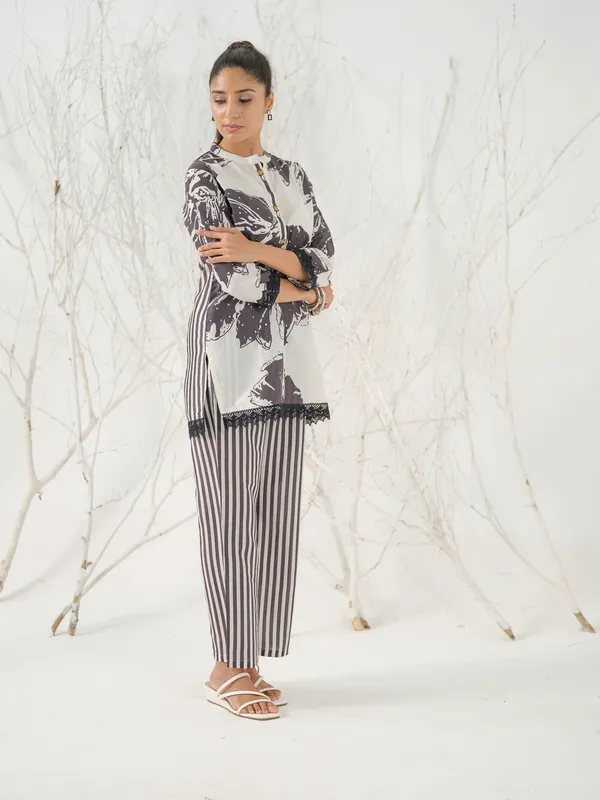 Purple_&_Black_Casual_Printed_Regular_Top_and_Trousers