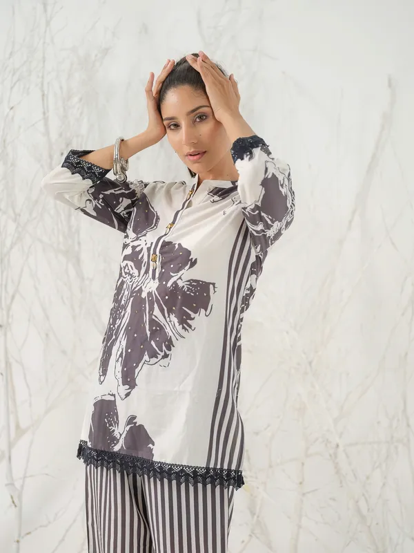 Purple_&_Black_Casual_Printed_Regular_Top_and_Trousers