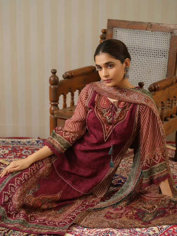 Red_Printed_Ethnic_Motifs_Straight_Kurta_and_Trousers_With_Dupatta
