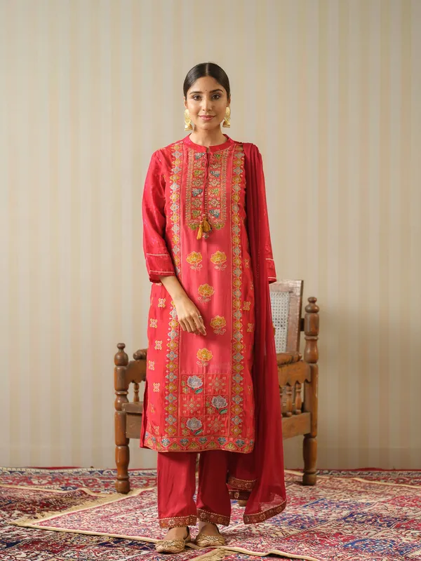 Pink_Embroidered_Floral_Straight_Kurta_and_Trousers_With_Dupatta