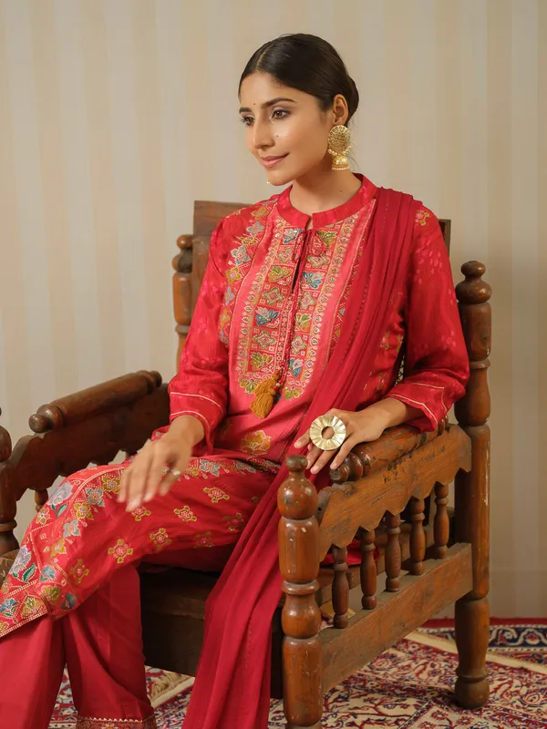 Pink_Embroidered_Floral_Straight_Kurta_and_Trousers_With_Dupatta