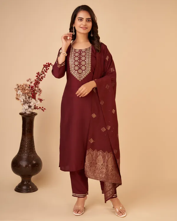 Women_Maroon_Ethnic_Motifs_Yoke_Design_Regular_Kurta_with_Trousers_&_With_Dupatta