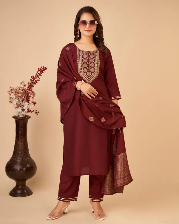 Women_Maroon_Ethnic_Motifs_Yoke_Design_Regular_Kurta_with_Trousers_&_With_Dupatta