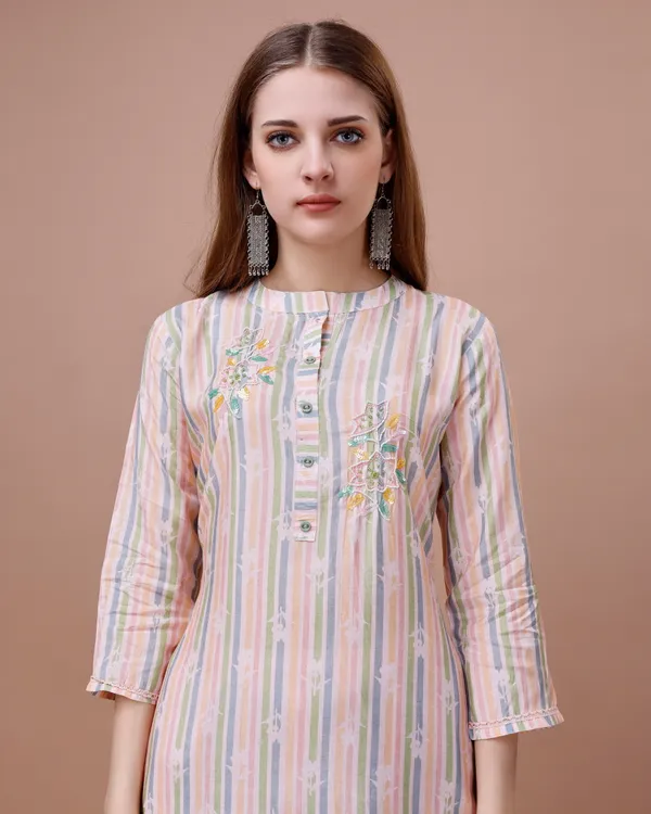 Peach_White_Floral_Embroidered_Straight_Kurta_Kurta_and_Trousers_With_Dupatta