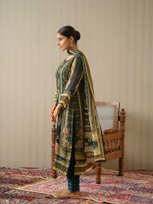 Green_Printed_Floral_Straight_Kurta_and_Trousers_With_Dupatta