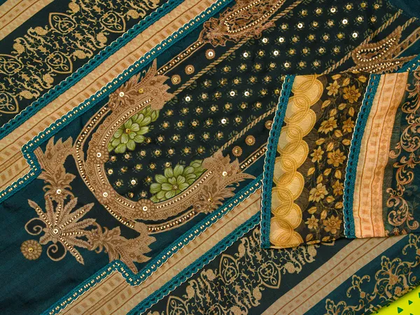 Green_Printed_Floral_Straight_Kurta_and_Trousers_With_Dupatta
