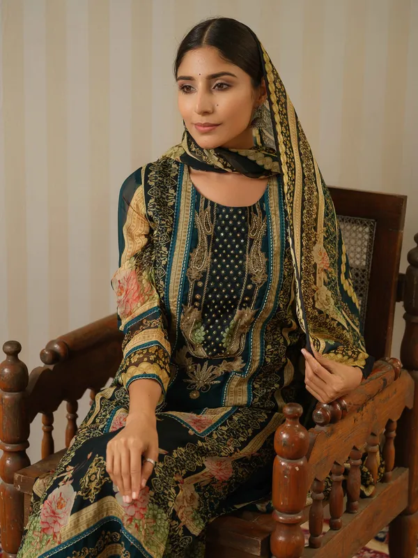 Green_Printed_Floral_Straight_Kurta_and_Trousers_With_Dupatta