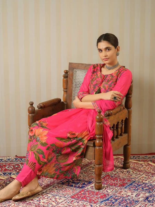 Green_Floral_Printed_Straight_Kurta_and_Trousers_With_Dupatta