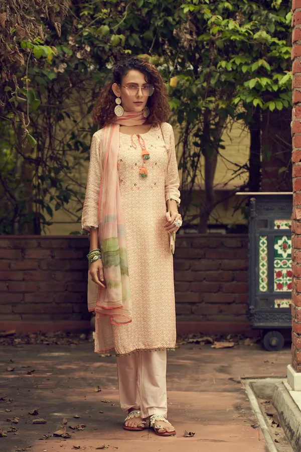 Peach_Geometric_Printed_Straight_Kurta_and_Trousers_With_Dupatta