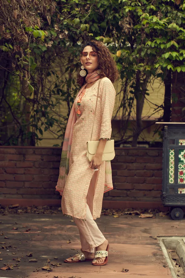 Peach_Geometric_Printed_Straight_Kurta_and_Trousers_With_Dupatta
