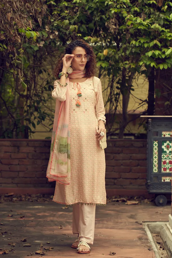 Peach_Geometric_Printed_Straight_Kurta_and_Trousers_With_Dupatta
