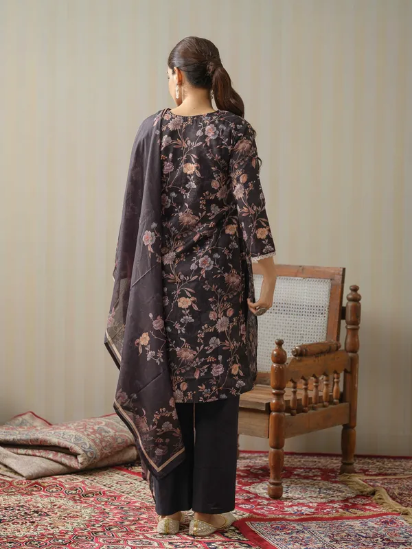 Grey_Printed_Floral_Straight_Kurta_and_Trousers_With_Dupatta