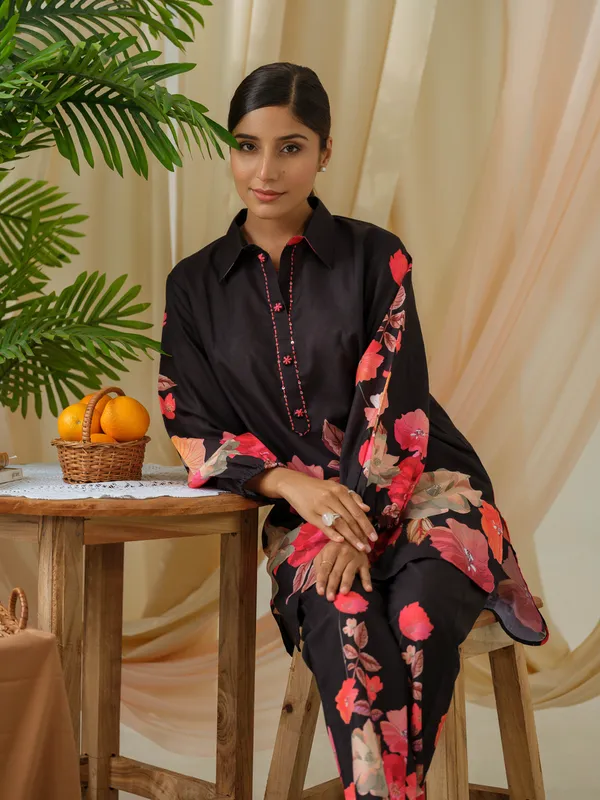 Women__Black_Floral_Printed_Tunic_and_Trousers