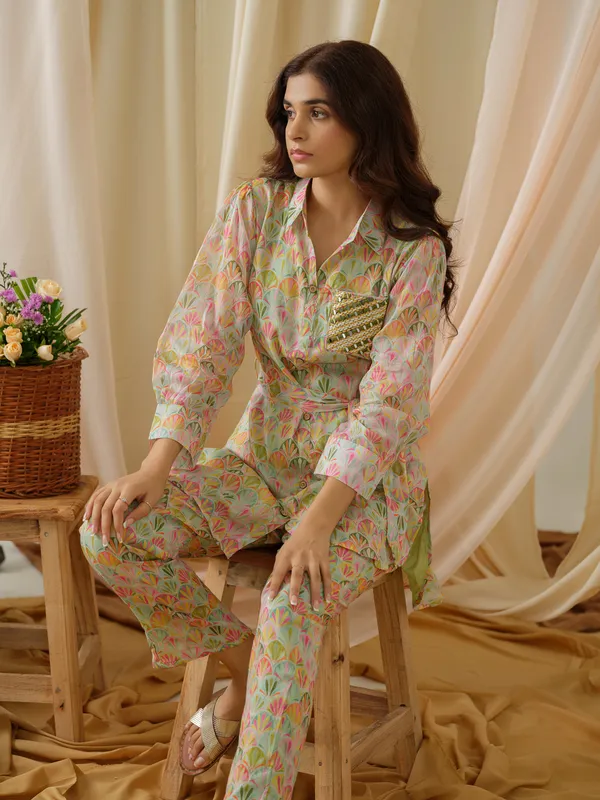 Women__Pink_Floral_Printed_Tunic_and_Trousers