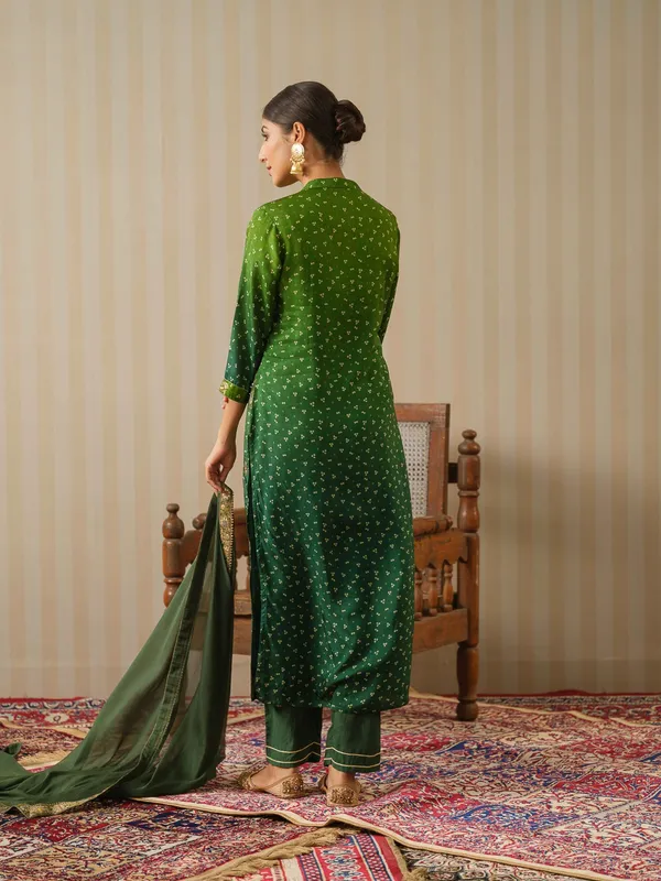 Green_Yoke_Design_Regular_Straight_kurta_and_Trousers_With_Dupatta