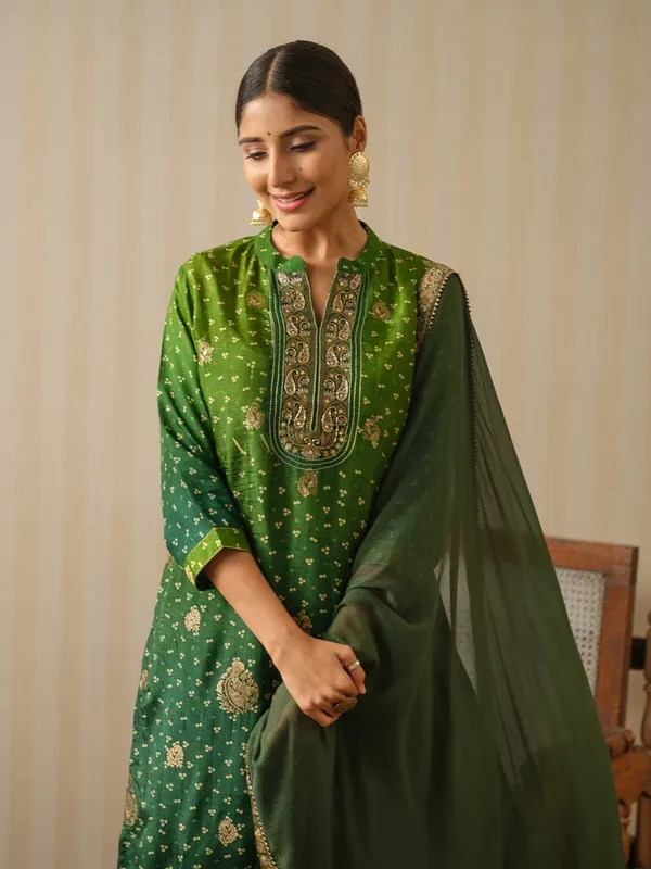 Green_Yoke_Design_Regular_Straight_kurta_and_Trousers_With_Dupatta